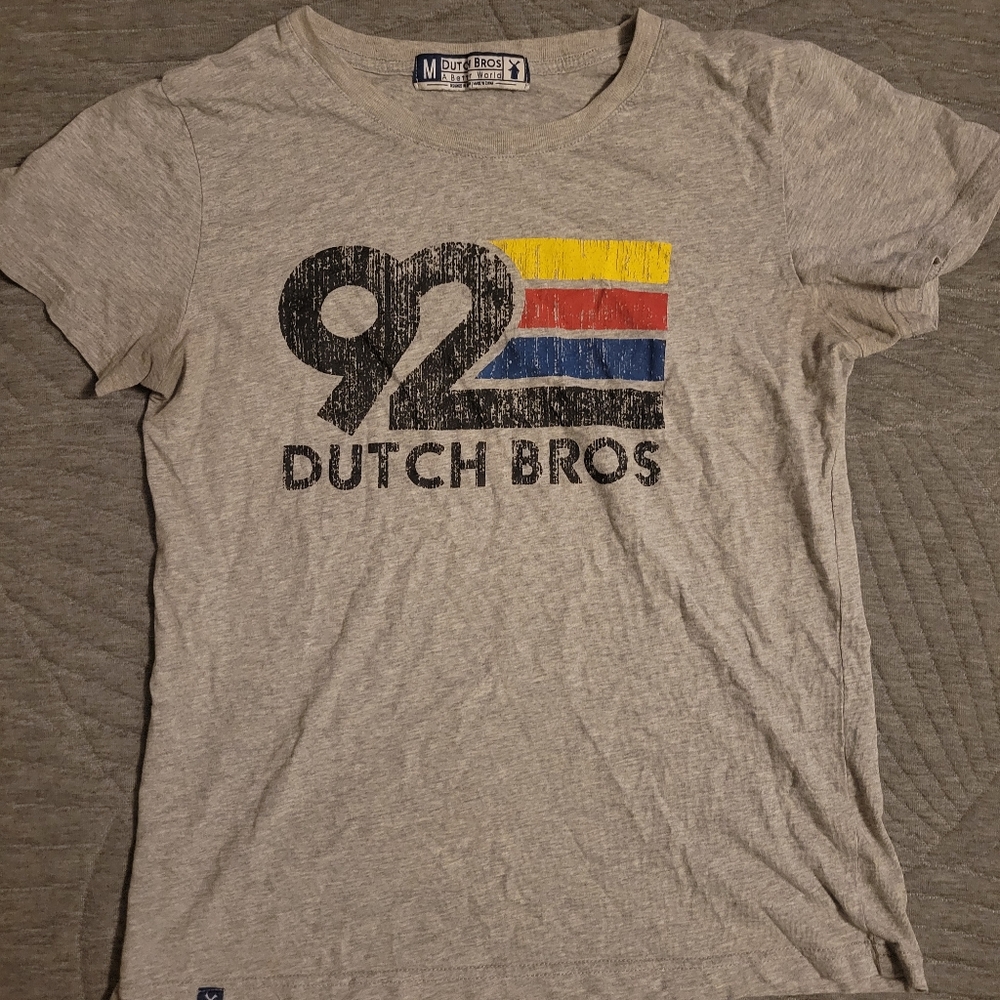 Dutch bros retro tee ❤💛💙